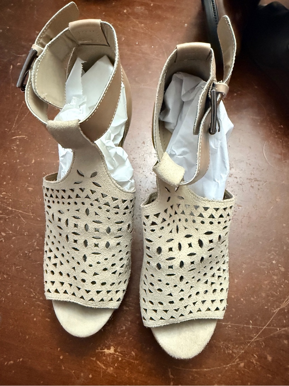 Marc fisher 8.5 heel hemp eyelet leather cut out  peep toe Lagon Beachy 3.5” tan